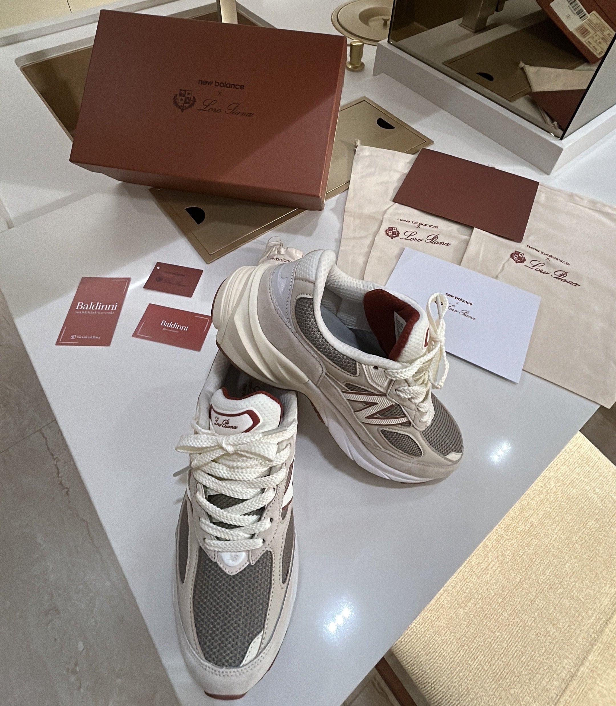 Tênis New Balance X Loro Piana X 990V6